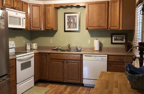 Luray Cabin | An absolute Treat-Perfect for couples/families - Walking Dist to Shen River!