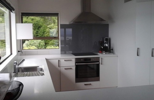 Nelson House | An all day sun, quiet, with great views holiday home