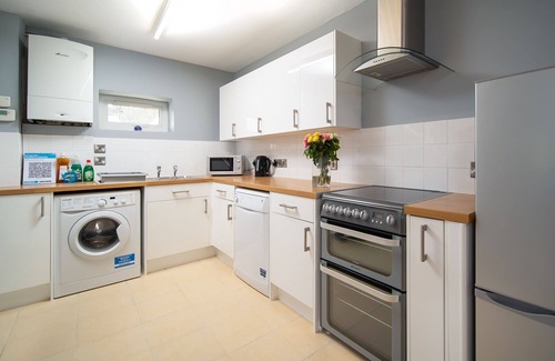 West Down Cottage | An apartment that sleeps 6 guests in 3 bedrooms