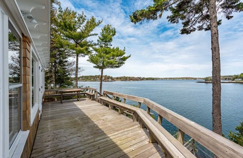 Southport Cottage | An enchanting Maine cottage, where timeless charm meets modern luxury!