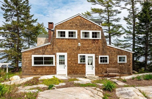 Southport Cottage | An enchanting Maine cottage, where timeless charm meets modern luxury!