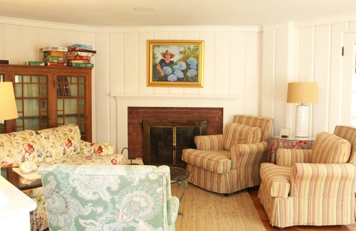 Dennis Port Bed & Breakfast | An English Garden Bed & Breakfast - Queen Room with Private Deck and Ocean View