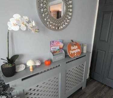 Margate House | An entire two bed sea side bungalow with lazy spa