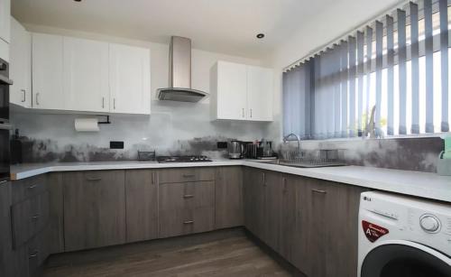 Margate House | An entire two bed sea side bungalow with lazy spa