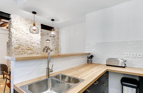 Strasbourg -Saint-Denis Apartment | An Exceptional 2-BR/2BA in Le Marais
