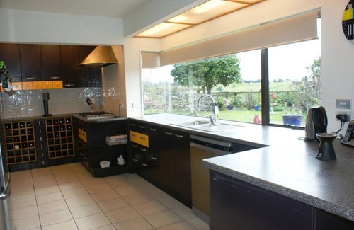 Whakatane House | An executive style home nestled in a quiet cul de sac .