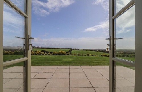 Crows-an-wra House | An Gwel