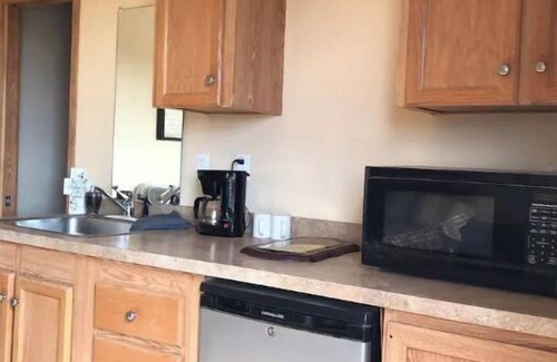 Whites City Cabin | An hour from Carlsbad and about 80 miles from Guadalupe Peak.