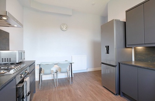 Newington Apartment | An impressive 3-bedroom apartment, sleeping 6 guests, in a fabulous location.
