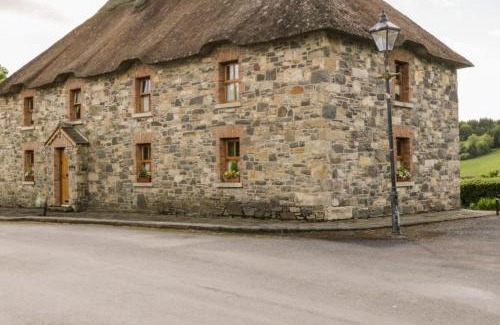 County Cavan House | An Maide Bán, Cootehill
