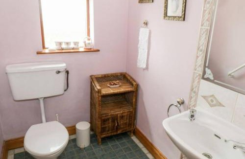 County Cavan House | An Maide Bán, Cootehill