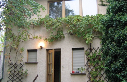 Lausen Apartment | An oasis of calm on the Kulkwitzer See tauchen, go for a walk, relax in the large garden