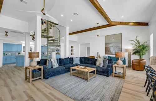 Crystal Beach House | An oceanfront 4-bedroom 3.5 bath home great for vacations & small wedding venue!