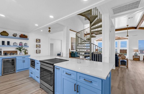 Crystal Beach House | An oceanfront 4-bedroom 3.5 bath home great for vacations & small wedding venue!
