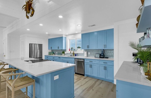 Crystal Beach House | An oceanfront 4-bedroom 3.5 bath home great for vacations & small wedding venue!