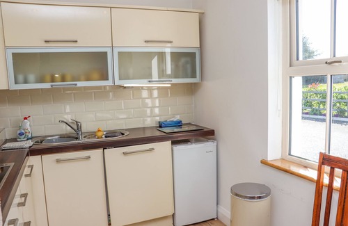 Adamstown Cottage | AN TEACHAIN, pet friendly, with a garden in Adamstown, County Wexford