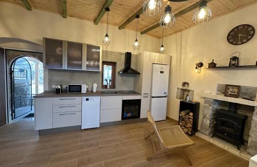 Vuno House | Ana & Angelo House Vuno Himare