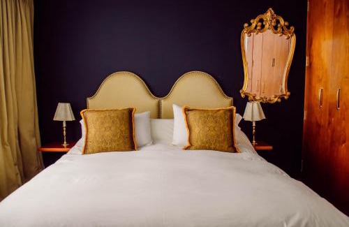 Miraflores House | Ana Frank Boutique Hotel