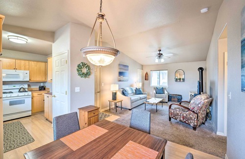 Anacortes Apartment | Anacortes Condo ~ 1 Mi to Marina & Fidalgo Bay!
