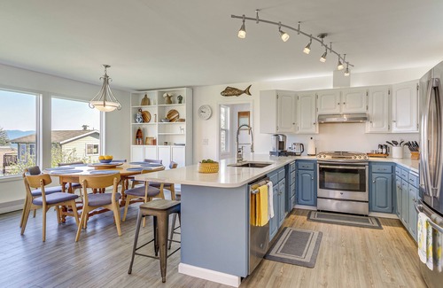 Anacortes House | Anacortes Home w/Views of Puget Sound