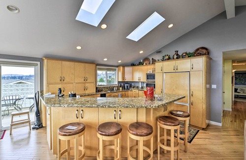 Anacortes House | Anacortes Paradise Vacation Rental w/Water Views!
