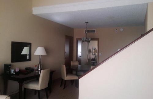 Anaheim Resort Hotel | Anaheim Majestic Garden Hotel