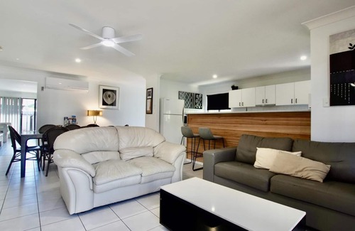 Upper Coomera Villa | Anaheim Park Oasis Gold Coast - Theme Park Central