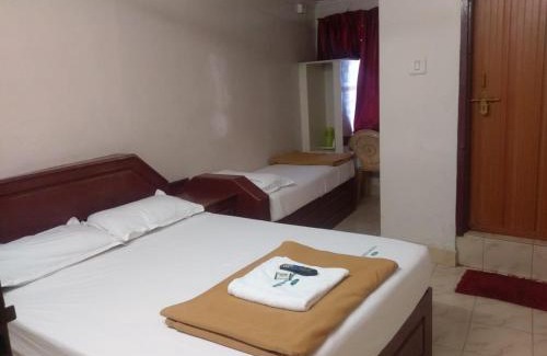 Varkala Hotel | Anandan Tourist Home
