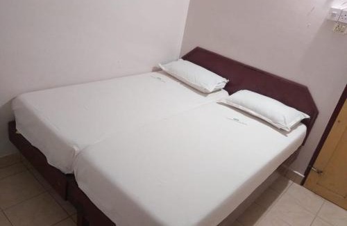 Varkala Hotel | Anandan Tourist Home