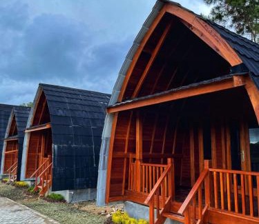 Ambarita Hotel | ANARA VILLA SAMOSIR MANAGED BY 3 SMART HOTEL