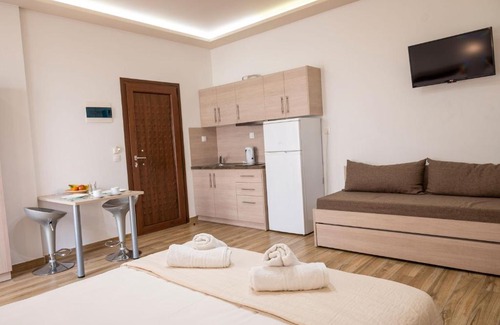 Polichrono Apartment | Anastasia's Studios