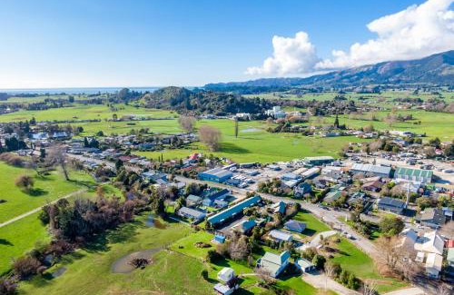Takaka Hotel | Anatoki Lodge Motel