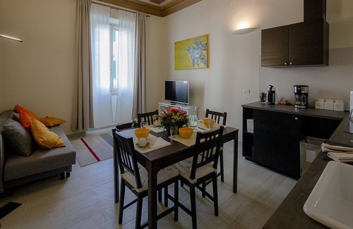 Le Cure Apartment | Ancent Frescoed House - House of Frescoes