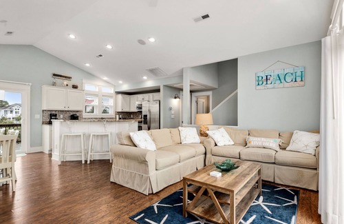 Monteray Shores House | Anchor Bar: Soundside, Private Pool w/Tiki Bar, Spa, Access to Fitness Center