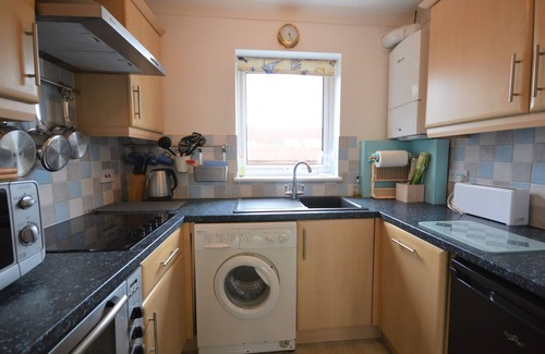 East Cowes Cottage | Anchor Cottage - a house that sleeps 4 guests in 2 bedrooms