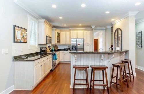 Steinhatchee House | Anchor Hill- 4 bedrooms, WiFi & pool table in the Stein. Landing Resort