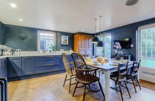 Faversham House | Anchor Light Cottage