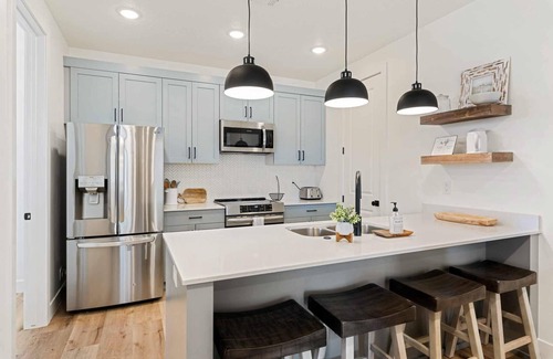 St. George Condo | Anchor Oasis: Desert Color Lagoon + Beaches