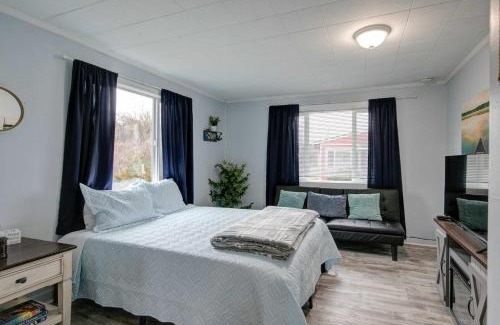 Grayland Apartment | Anchor's Away Cottage Studio by the Sea w fireplace