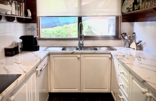 Ventnor Cottage | Anchorage Cottage @ Ventnor: (pet friendly) + WiFi and now with linen included!