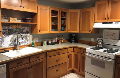 Rabbit Creek Apartment | Anchorage Family Guesthouse