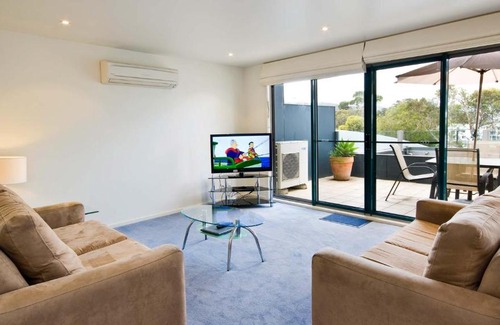 Lorne Hotel | Anchorage Motel & Villas Lorne