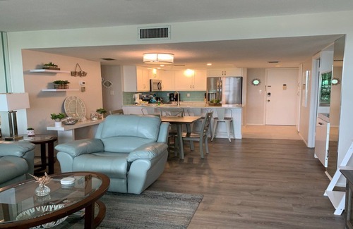 Siesta Key Condo | Anchorage Resort 2 Bedroom Condo 6th Flr, Beach Access, Pool