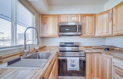 Midtown Anchorage Apartment | Anchorage Retreat, Walk to Dining & Entertainment