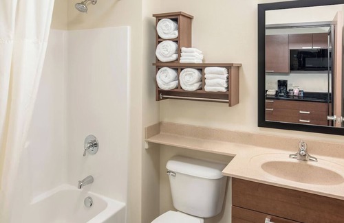Midtown Anchorage Hotel | Anchorage Stays with Free Parking, Pet-Friendly Rooms and Kitchenettes