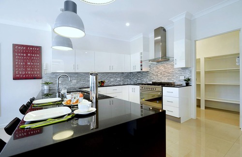 Surfers Paradise House | "Anchorage Waters" Waterfront Mansion Surfers CBD