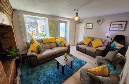 Wells-next-the-Sea House | AnchorageWells Entire Cottage or King Ensuite Room Only