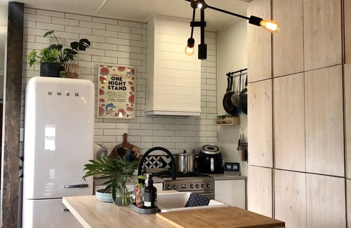 Currarong House | ANCHORED CURRARONG. Bespoke Coastal Boho Luxe catering to families. Pet friendly