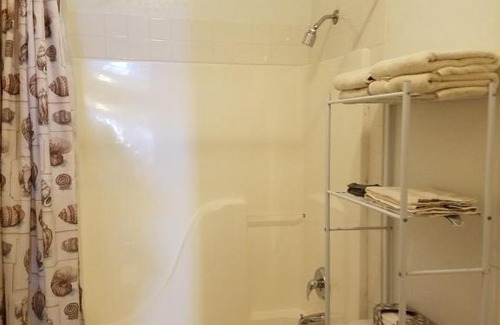 Aberdeen Resort | Anchors Away Lodge