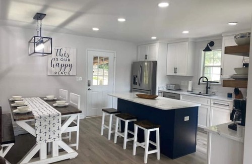 Dadeville House | Anchors Away-nEnjoy our 3bedroom/3bath home on the lake!